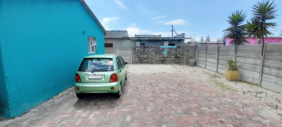 2 Bedroom Property for Sale in Lentegeur Western Cape